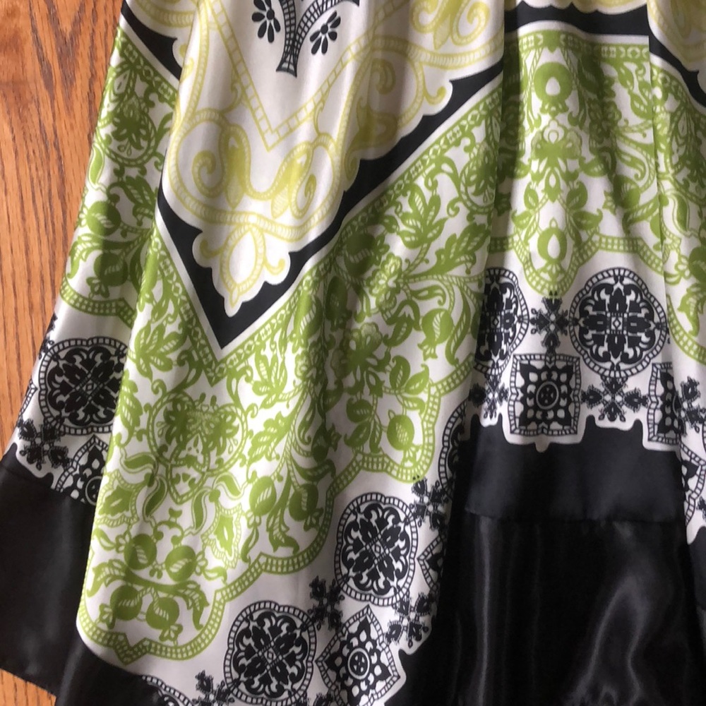 Gorgeous dress - Picture 4 of 8